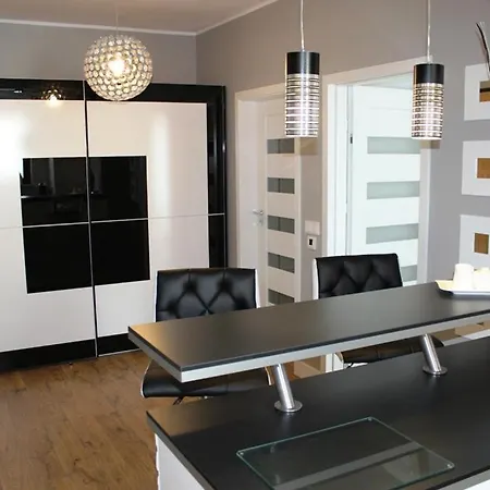 Black & White - Sopocka Rezydencja By Oneapartments