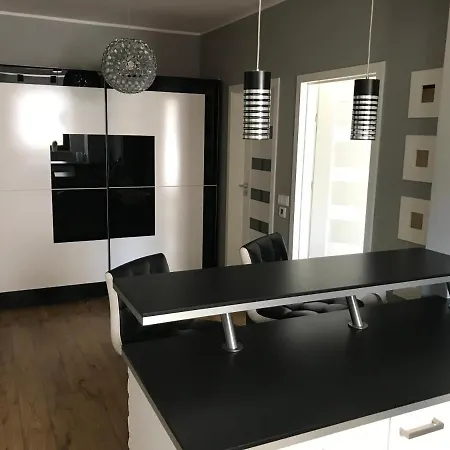 Black & White - Sopocka Rezydencja By Oneapartments *